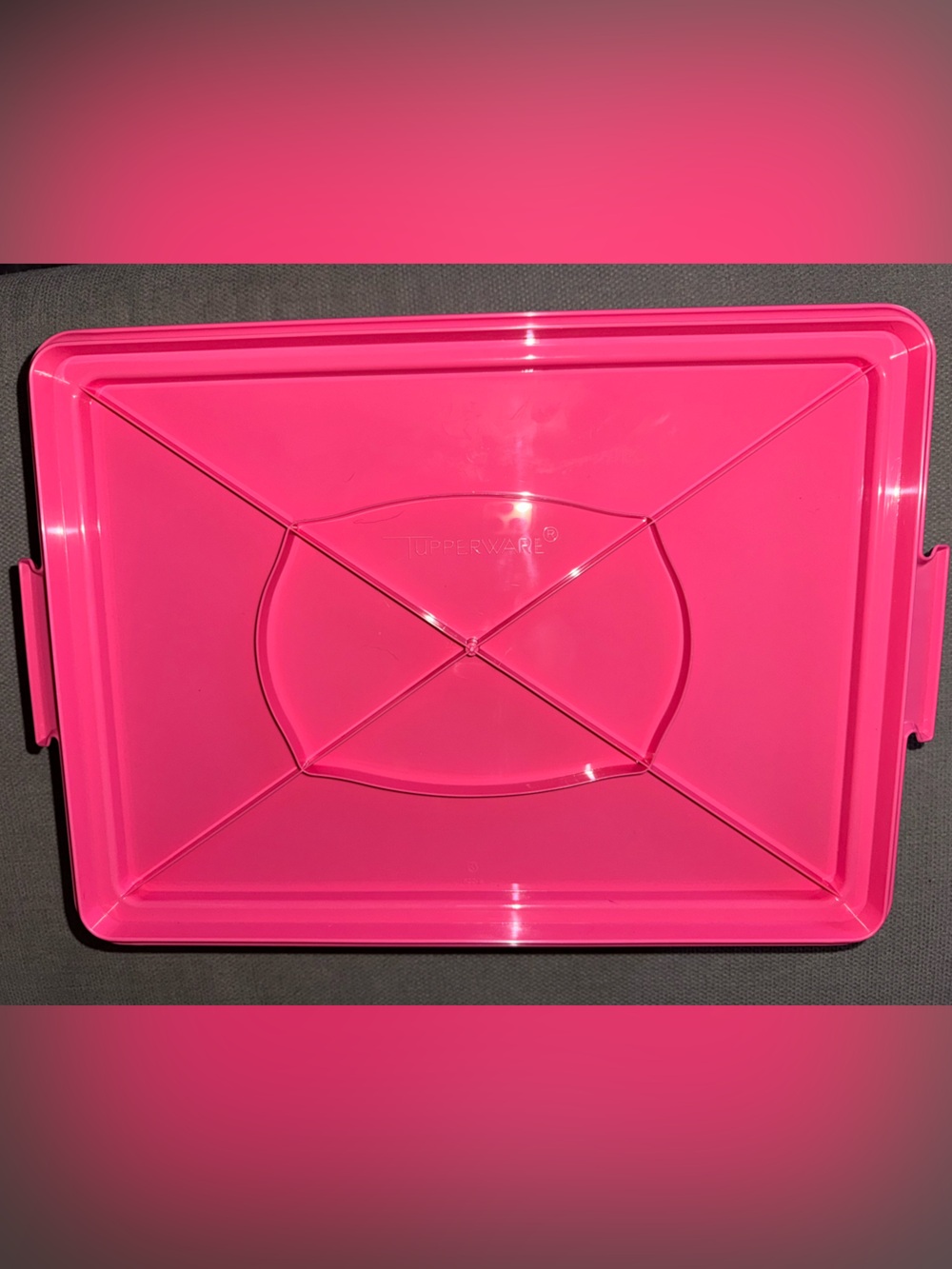 Tupperware Pink Rectangular 70th Cake Taker - Picture 4 of 5